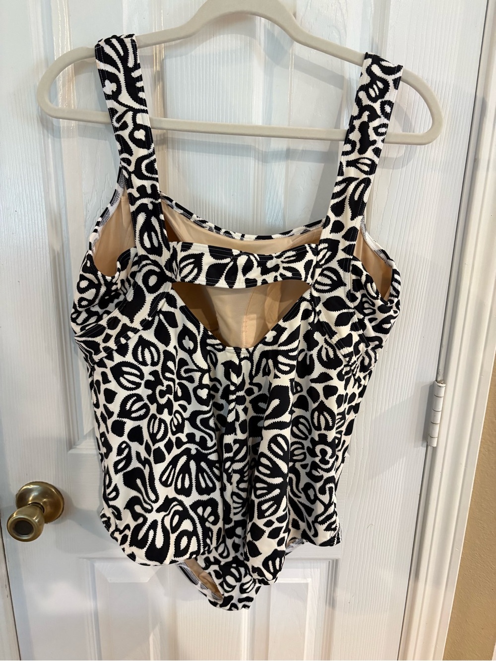 Lands’ End Ruched Floral One Piece Swimsuit 20W Black White Tummy Control Plus - Picture 3 of 13
